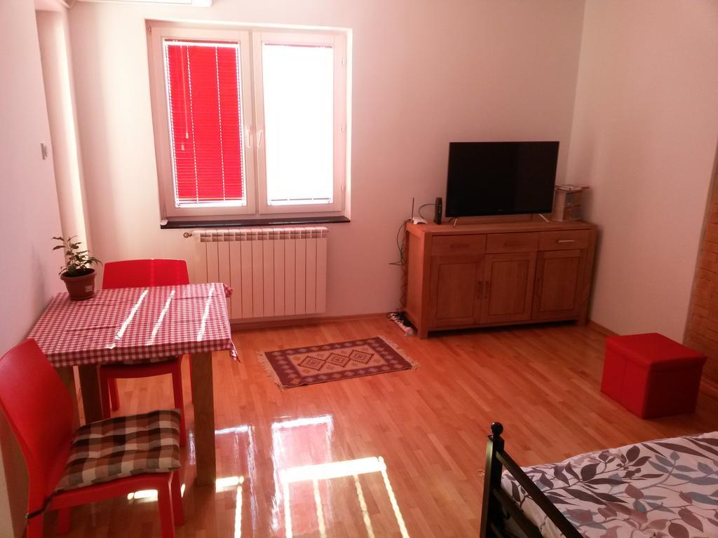 Risto'S Apartment Skopje Luaran gambar